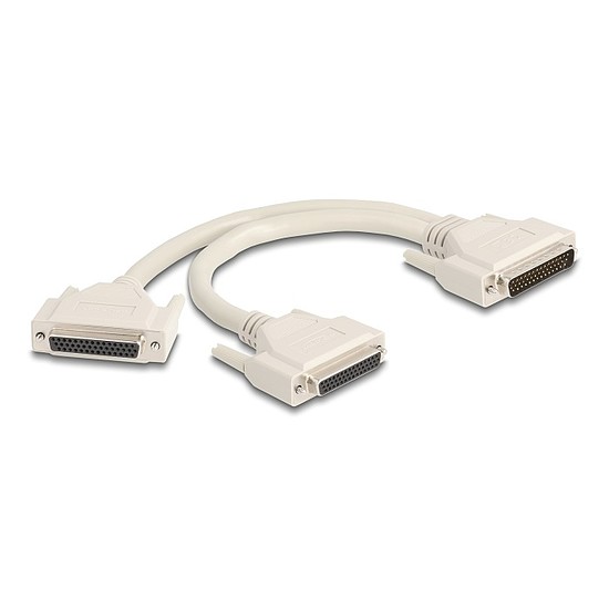 Delock Y osztott kábeles adapter D-Sub HD 44 tűs apa - 2 x D-Sub HD 44 tűs anya csavarokkal 30 cm
