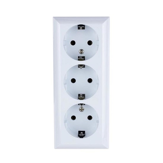 GAO 0312H Business Line IP20 3 férőhelyes földelt aljzat, 3 férőhelyes földelt csatlakozóaljzat, beltéri, 230 V~ / 50 Hz / 16 A, fehér